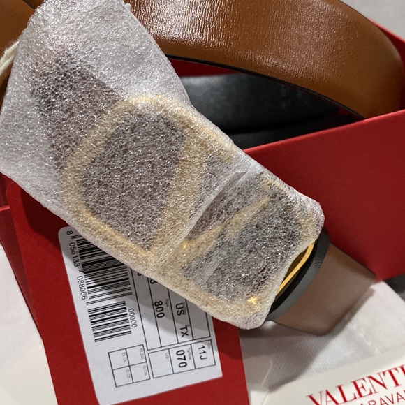 Brand New Reversible Valentino VLogo Signature Glossy Calfskin Belt Size070 - Picture 4 of 6